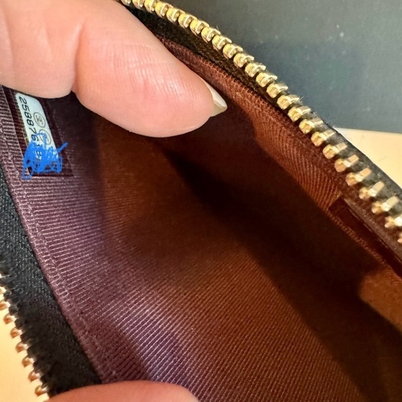 Chanel zipper wallet pouch. - Picture 6 of 12